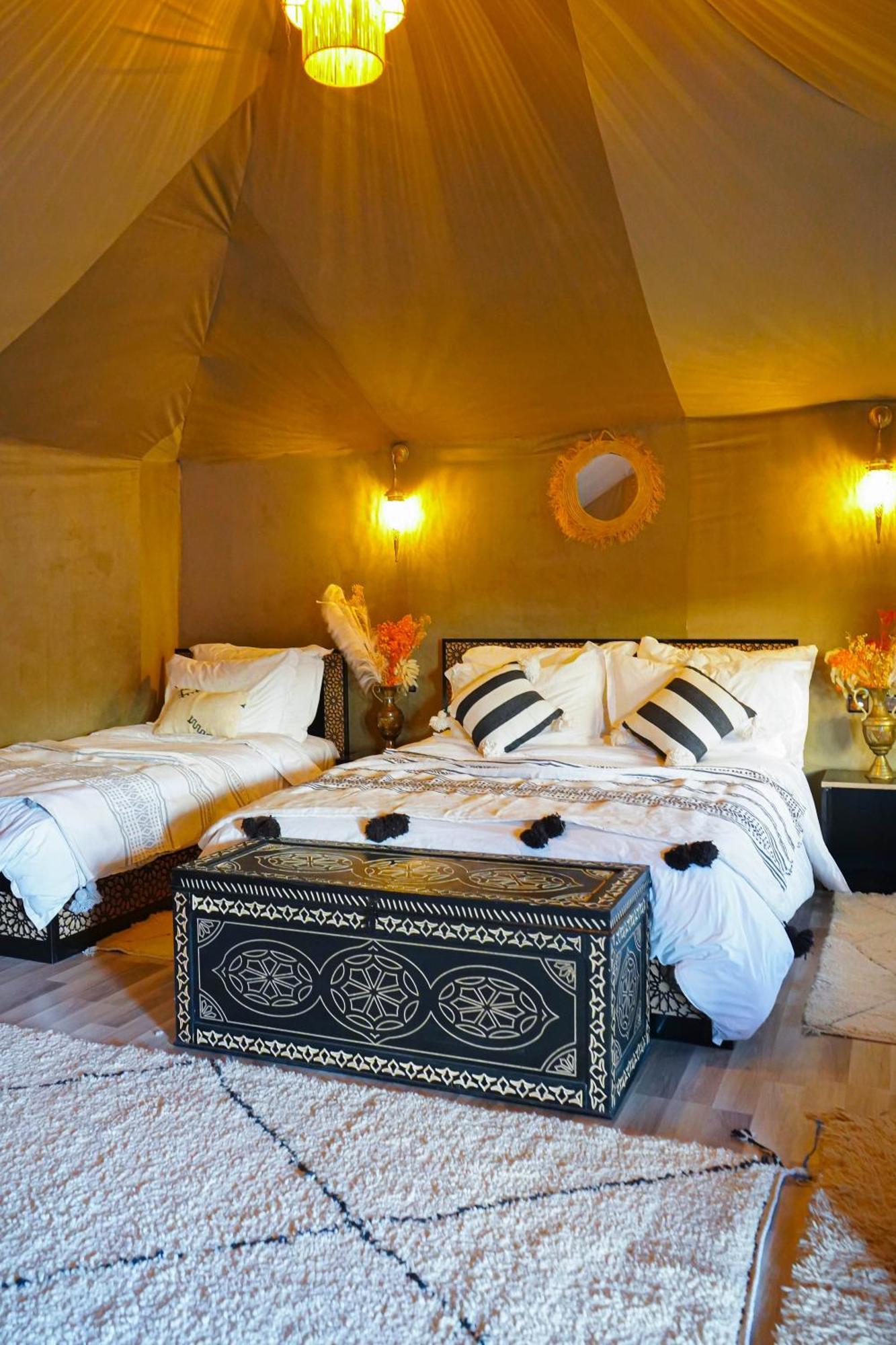 Young Luxury Camp Merzouga Exterior foto