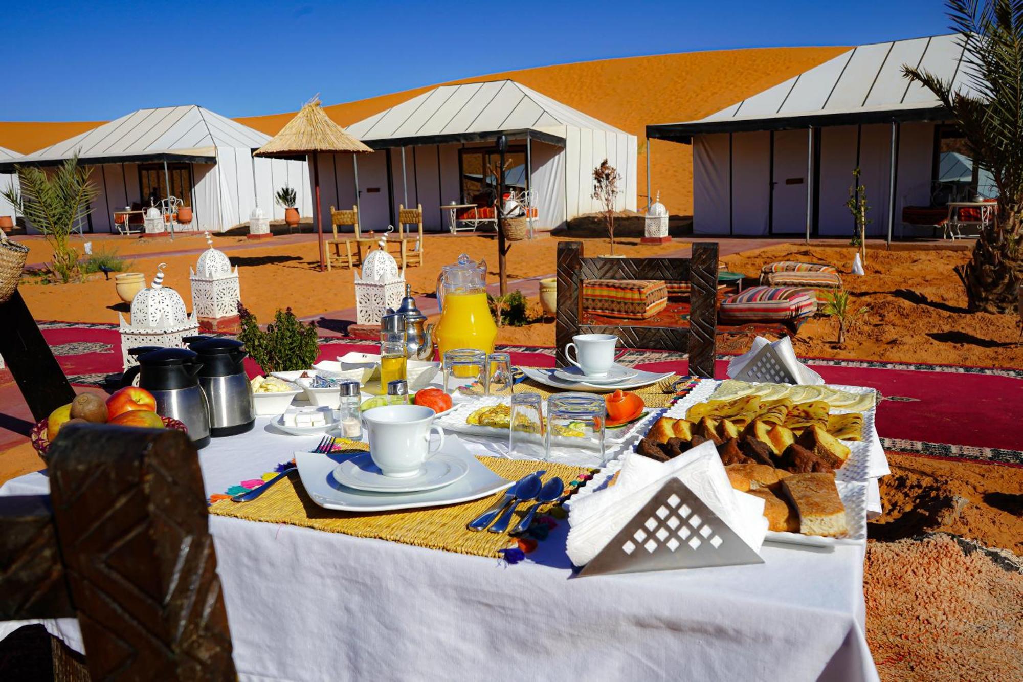 Young Luxury Camp Merzouga Exterior foto