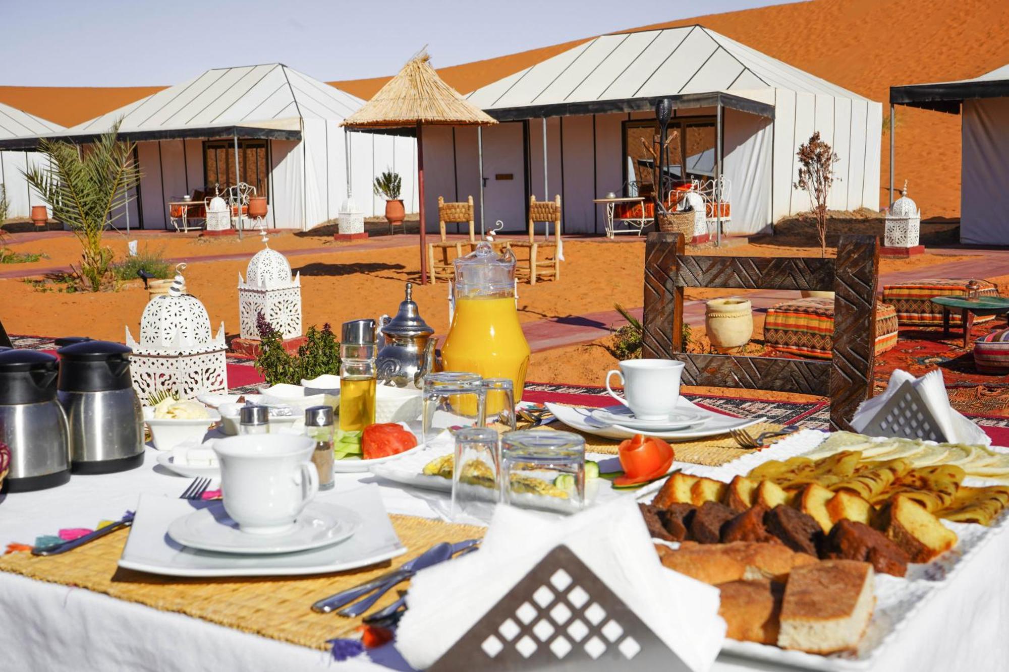 Young Luxury Camp Merzouga Exterior foto