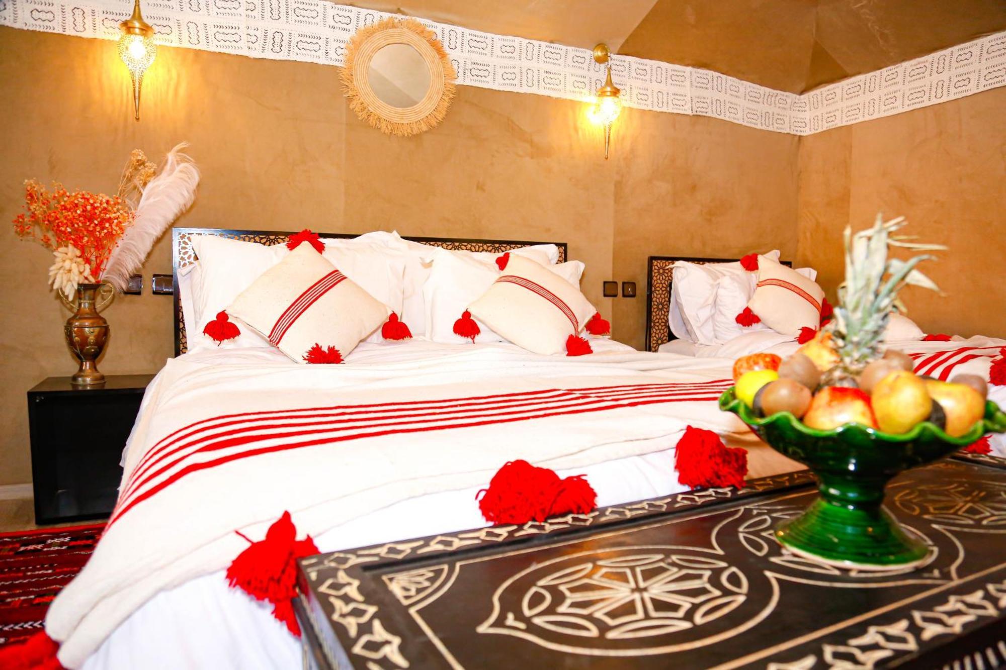 Young Luxury Camp Merzouga Exterior foto